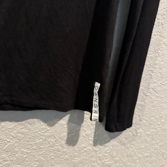 Danskin Set of Shirt and Pants - Size S - Picture 3 of 14